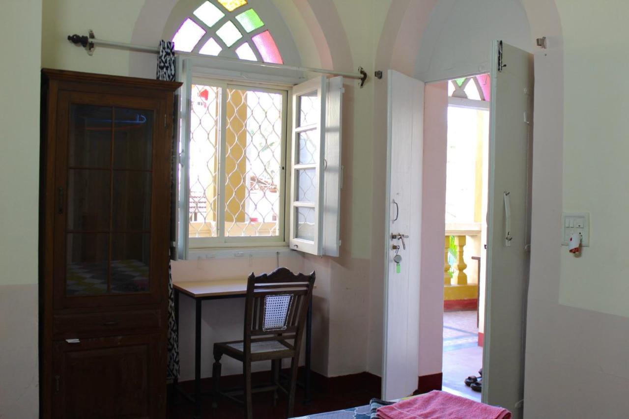 Royal Phoenix Inn 帕纳吉 外观 照片