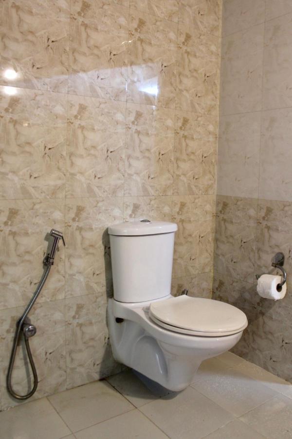 Royal Phoenix Inn 帕纳吉 外观 照片